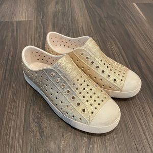 Natives youth 1 - gold glitter with tan toe and base.